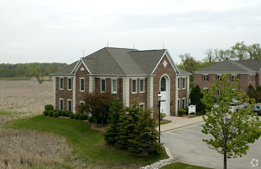15350 W Capitol Dr, Brookfield, WI à vendre - Photo de l’immeuble – Image 3 sur 3