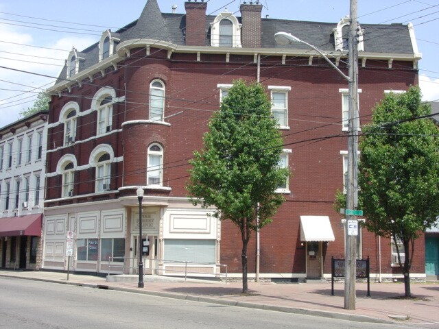 343 W Pike St, Covington, KY à louer - Photo de l’immeuble – Image 3 sur 3