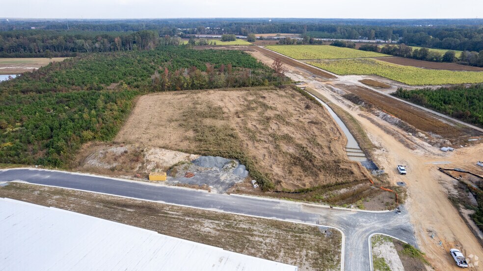 103 E Providence Blvd, Selma, NC à louer - Photo de l’immeuble – Image 3 sur 4