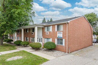Plus de détails pour 909 E Jolly Rd, Lansing, MI - Logement à vendre