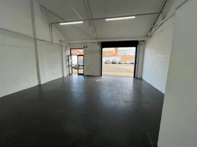 12 Osram Rd, Wembley à louer - Photo intérieure – Image 3 sur 3