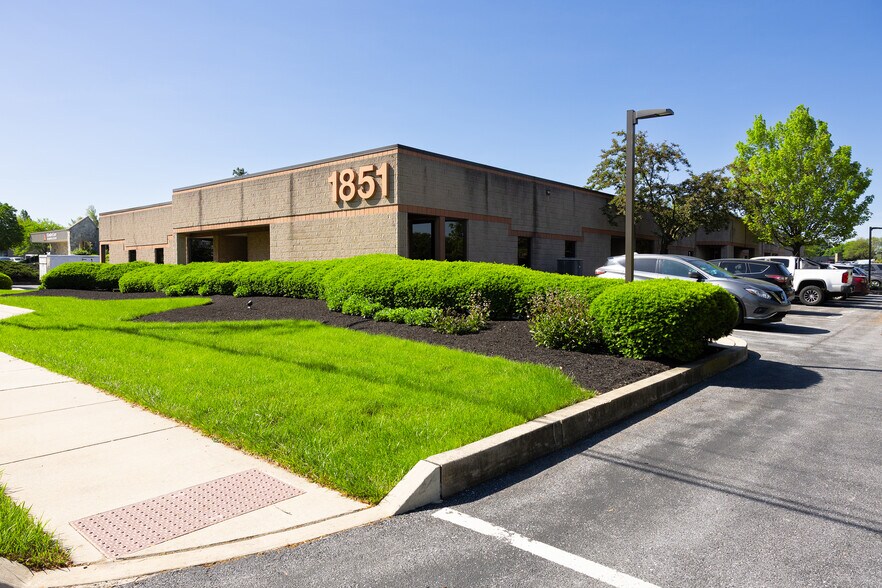 1851 Charter Ln, Lancaster, PA à louer - Photo de l’immeuble – Image 1 sur 4