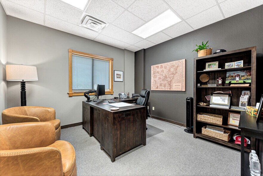 1601 SW A St, Bentonville, AR à vendre - Photo intérieure – Image 3 sur 13