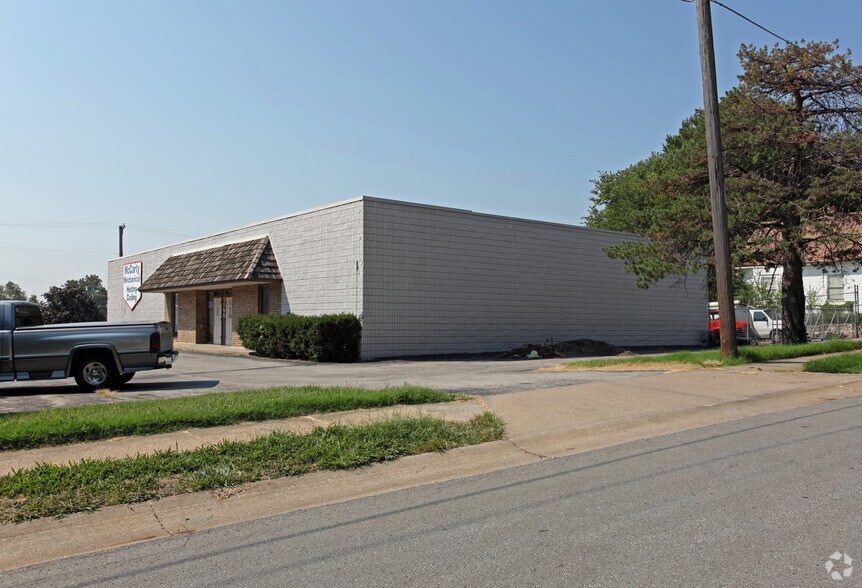 5100 Merriam Dr, Shawnee, KS à louer - Photo de l’immeuble – Image 2 sur 4