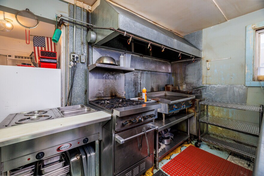 215 E State St, Morocco, IN à vendre - Photo de l’immeuble – Image 3 sur 17