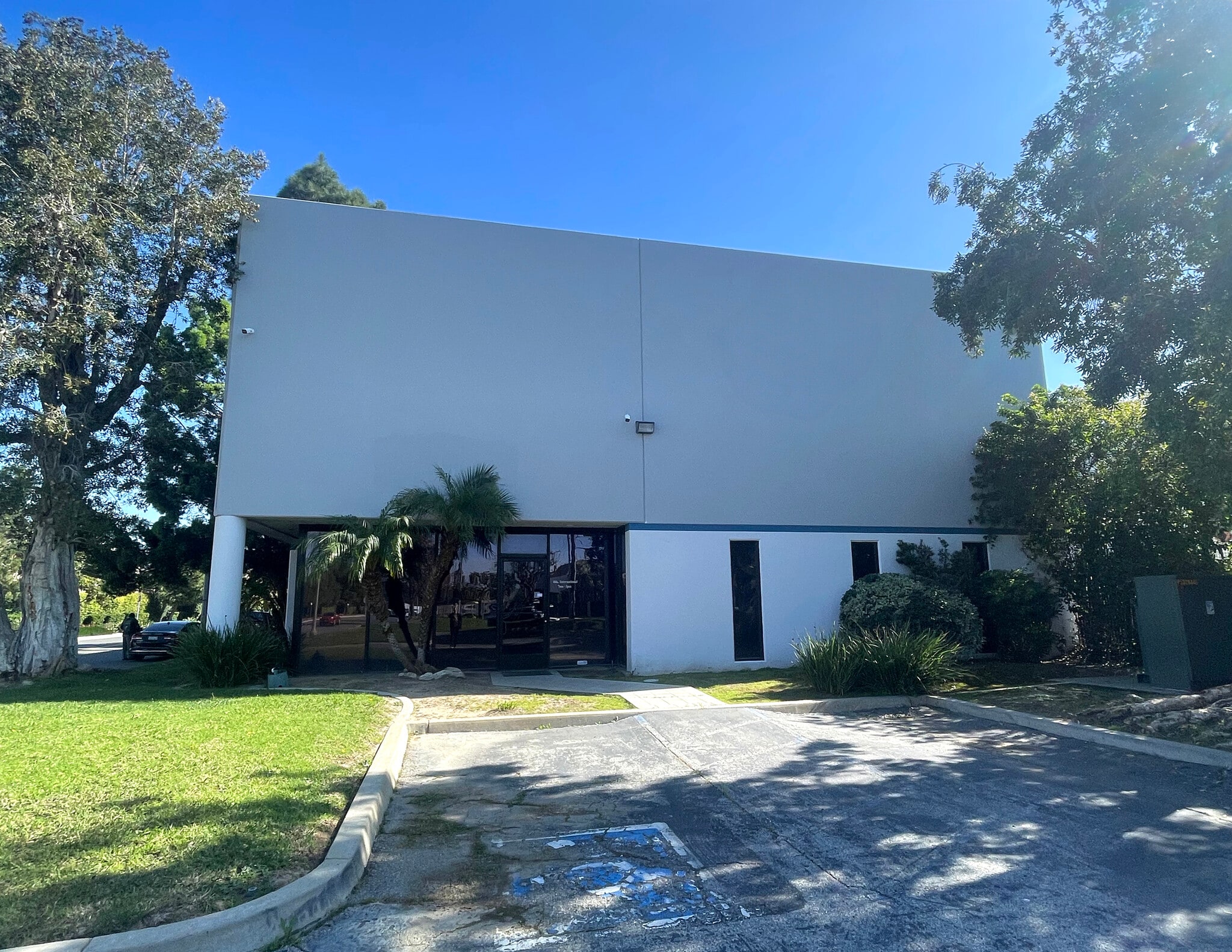 12410-12420 Clark St, Santa Fe Springs, CA à louer Photo intérieure– Image 1 sur 14