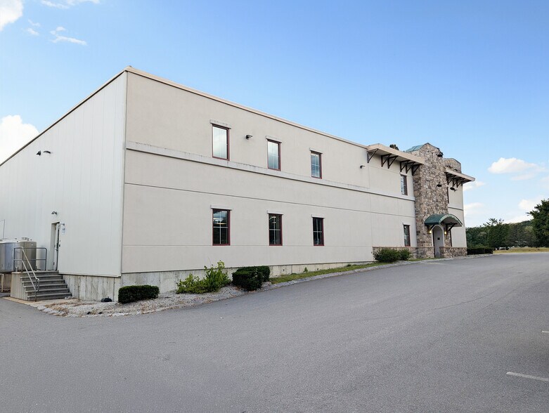 31 Barnstead Rd, Pittsfield, NH à louer - Photo principale – Image 1 sur 7