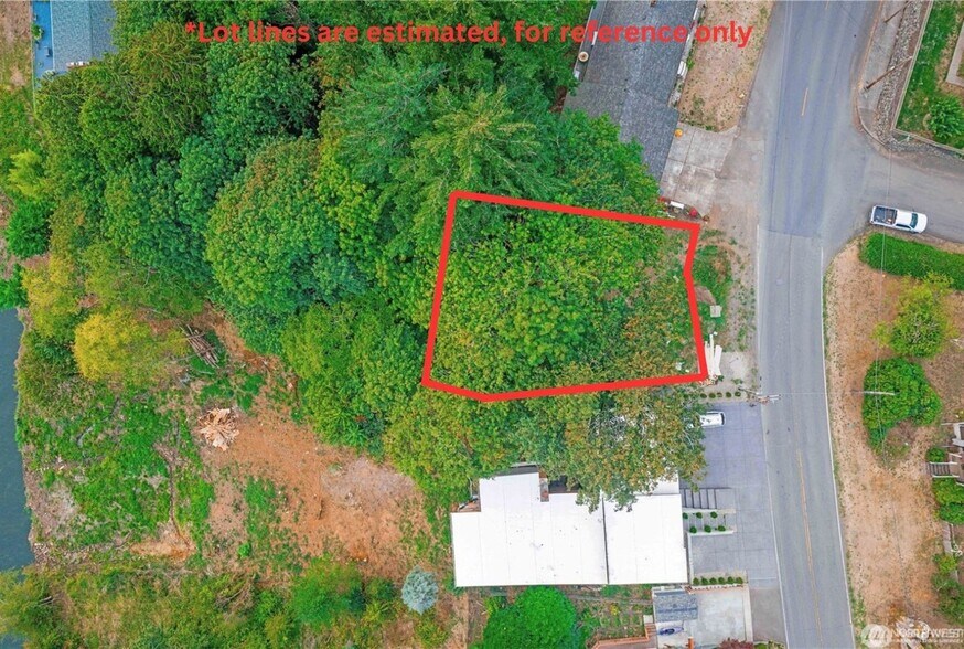 500 Columbia St, Cathlamet, WA à vendre - Photo de l’immeuble – Image 2 sur 13