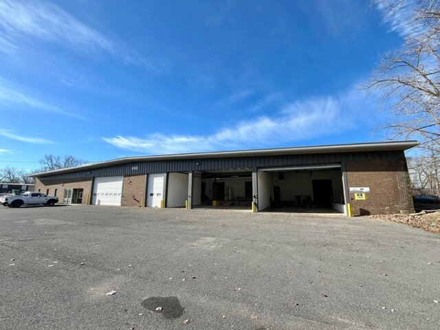 466 E Brighton Ave, Syracuse, NY à vendre - Photo de l’immeuble – Image 3 sur 20