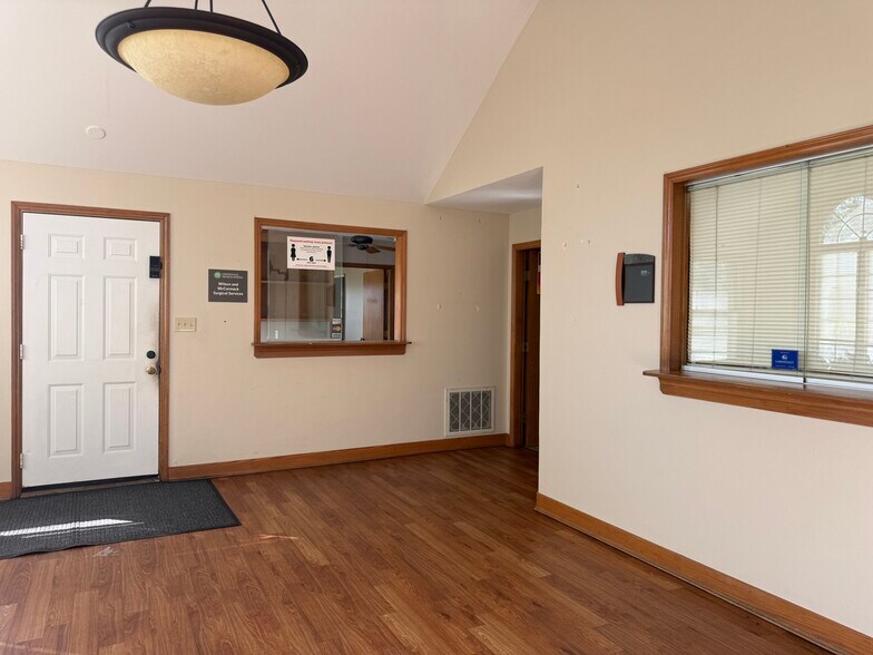 1012 Medical Ridge Rd, Clinton, SC à vendre - Photo de l’immeuble – Image 3 sur 15