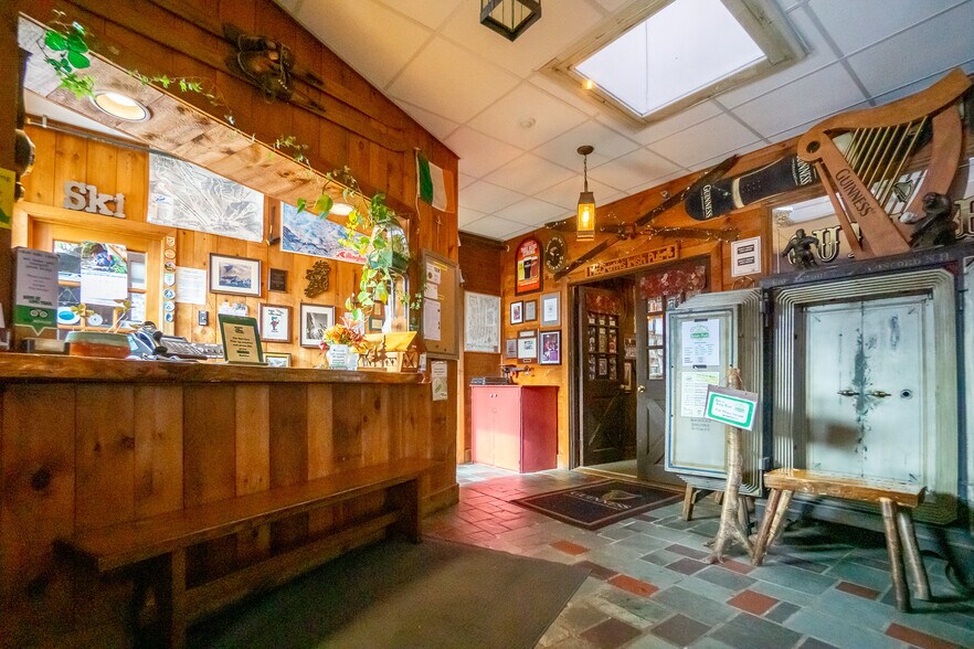 709 Route 4, Killington, VT à vendre - Photo de l’immeuble – Image 2 sur 45