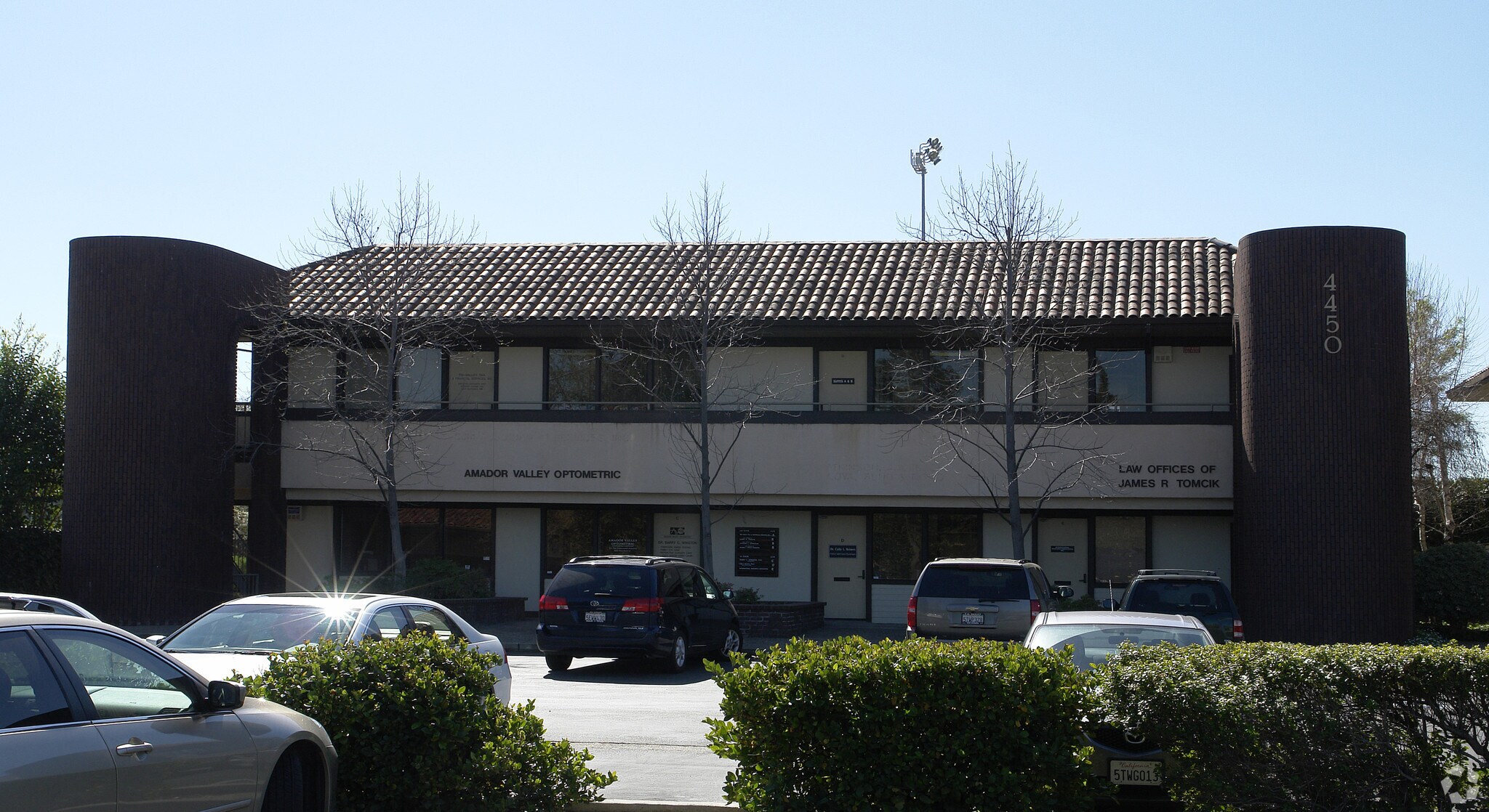 4450 Black Ave, Pleasanton, CA à louer Photo de l’immeuble– Image 1 sur 5