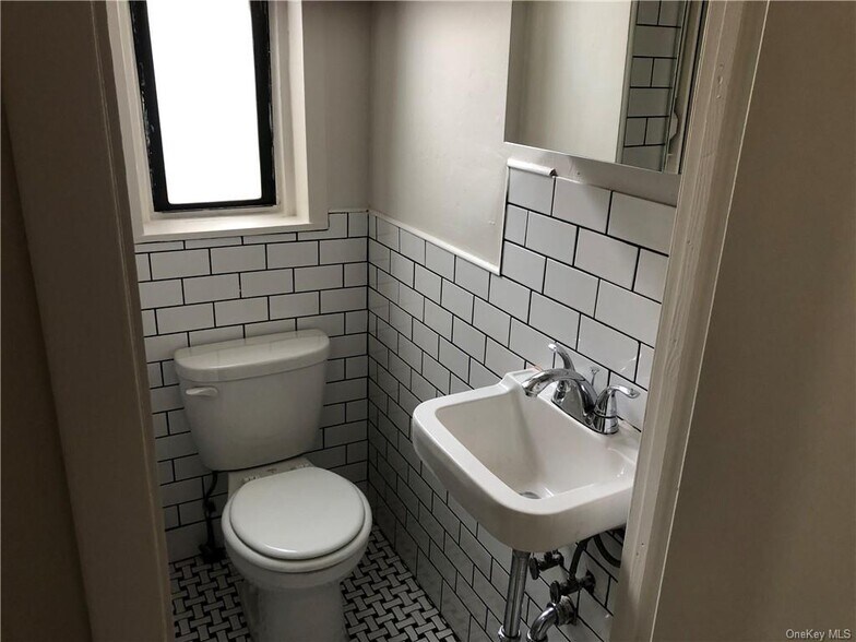 2476 Arthur Ave, Bronx, NY à vendre - Photo intérieure – Image 3 sur 7