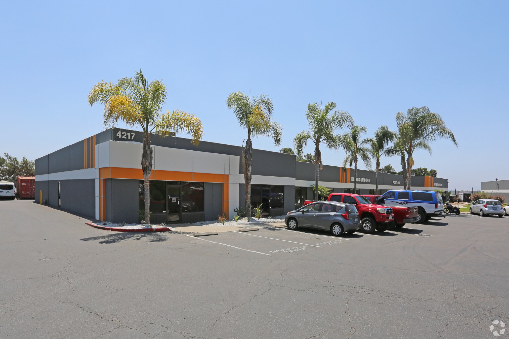 4217 Ponderosa Ave, San Diego, CA à louer Photo de l’immeuble– Image 1 sur 5