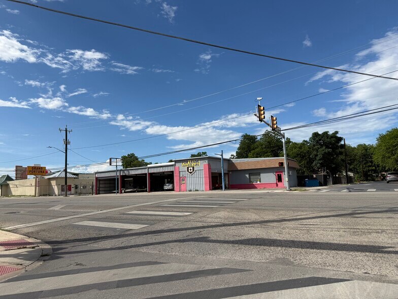 2602 Fredericksburg Rd, San Antonio, TX à louer - Photo de l’immeuble – Image 3 sur 11