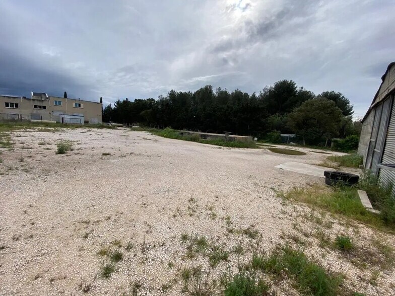 Terrain dans La Farlède à louer - Photo de l’immeuble – Image 2 sur 5