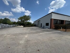 3613-3712 Jones Sausage Rd, Garner, NC à louer Photo de l’immeuble– Image 2 sur 10
