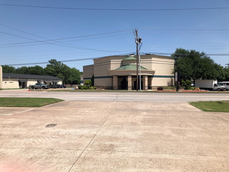 116 N Highway 77, Waxahachie, TX à vendre - Photo de l’immeuble – Image 3 sur 4