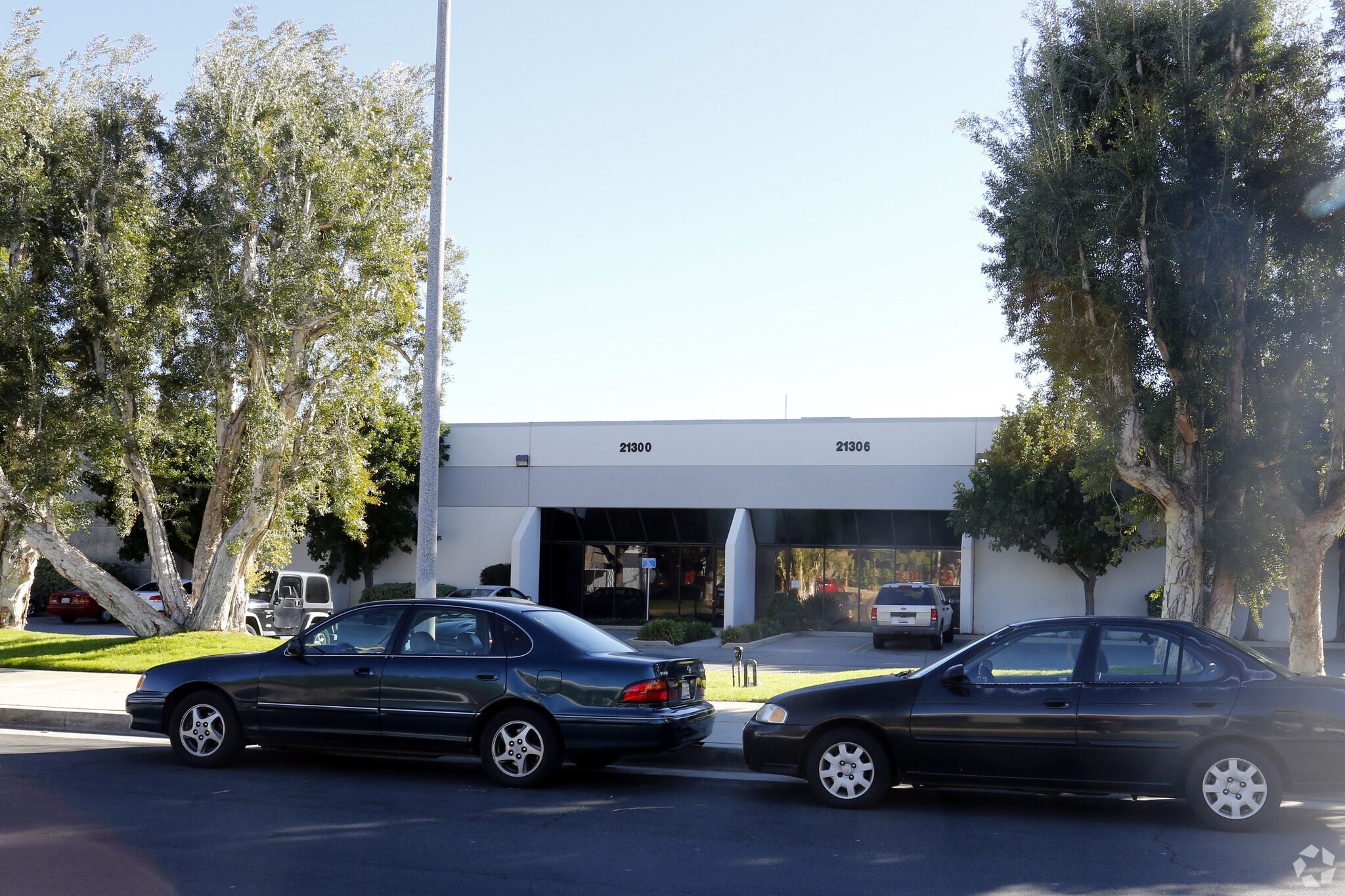 21300-21306 Superior St, Chatsworth, CA à louer Photo principale– Image 1 sur 4