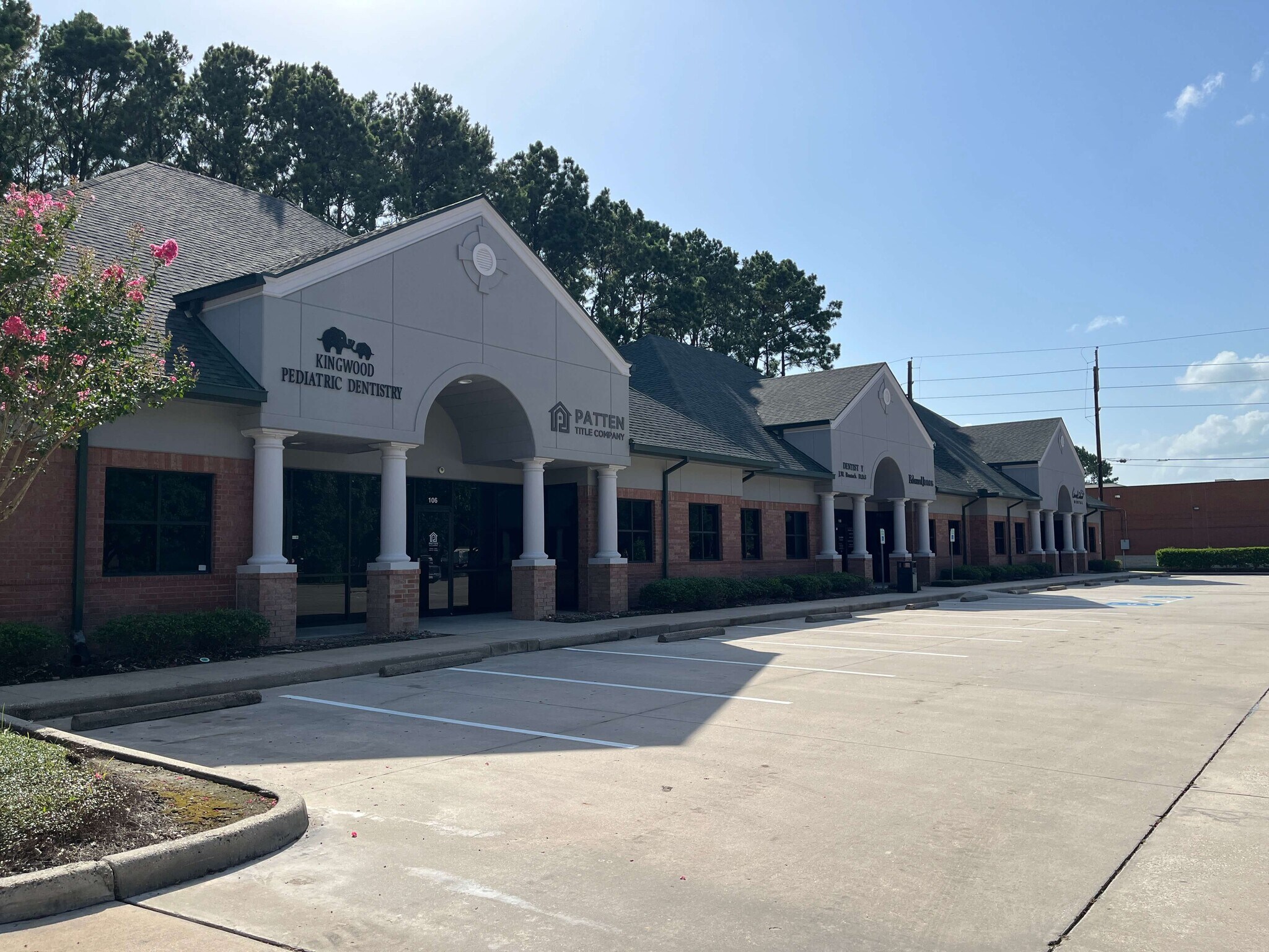 2815 W Lake Houston Pky, Kingwood, TX à louer Photo principale– Image 1 sur 6
