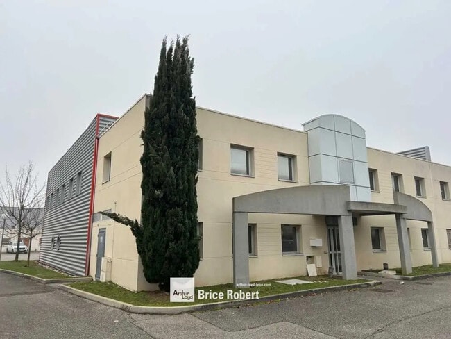 Plus de détails pour Local d’activités à vendre