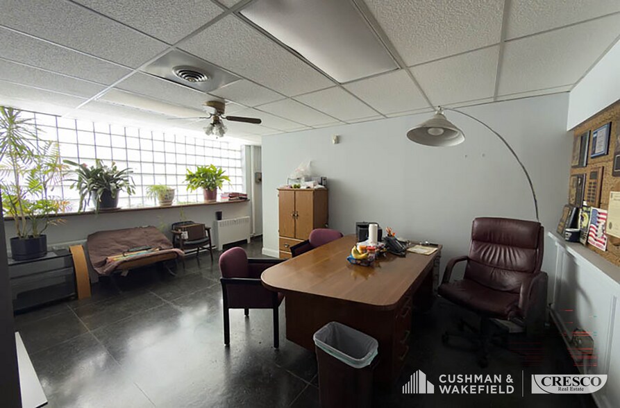 8400 Madison Ave, Cleveland, OH à vendre - Photo de l’immeuble – Image 3 sur 8