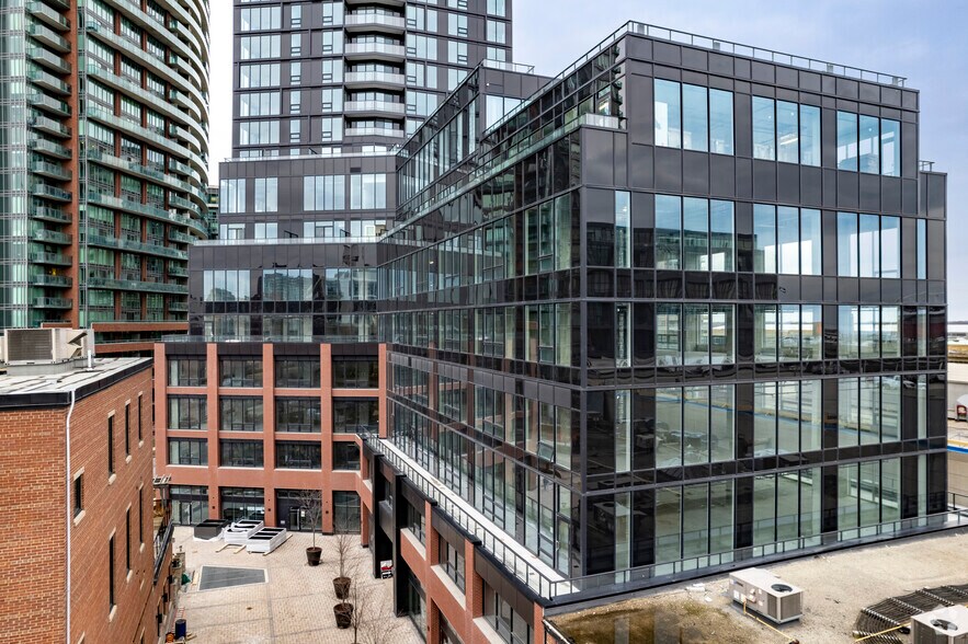 145-147 E Liberty St, Toronto, ON à louer - Photo de l’immeuble – Image 3 sur 5