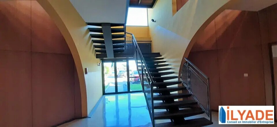 Bureau dans Aix-en-Provence à louer - Photo intérieure – Image 2 sur 3