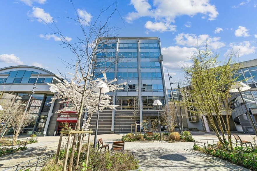 31-39 Rue Du Gouverneur Général Eboué, Issy-les-Moulineaux à louer - Photo de l’immeuble – Image 2 sur 14