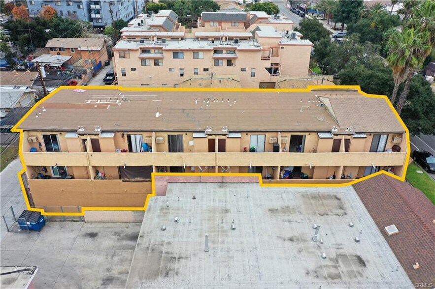 709 E Chestnut Ave, Santa Ana, CA à vendre - Photo de l’immeuble – Image 3 sur 13