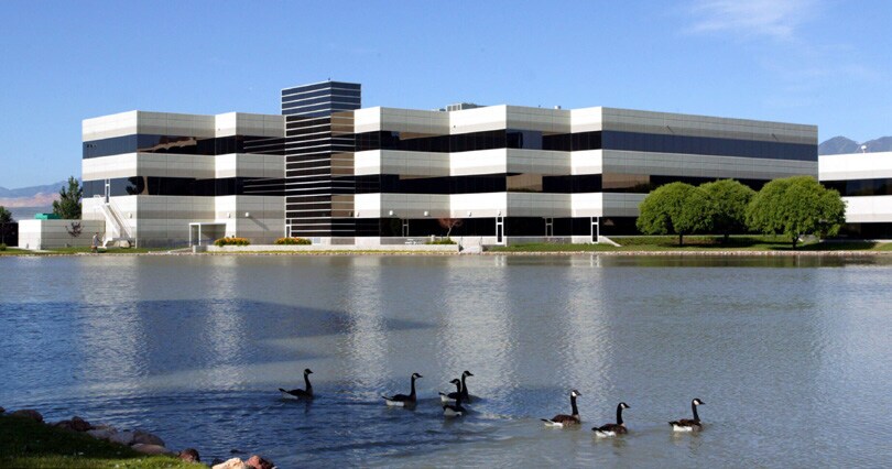 101 Charles Lindbergh Dr, Salt Lake City, UT à vendre - Photo de l’immeuble – Image 2 sur 5