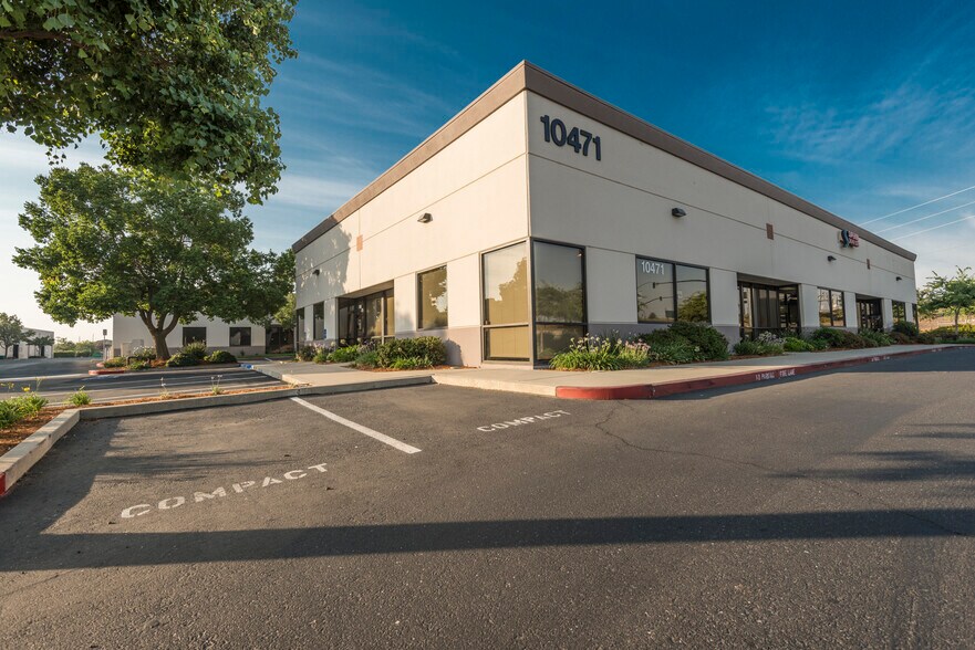 10481 Grant Line Rd, Elk Grove, CA à louer - Photo de l’immeuble – Image 3 sur 8