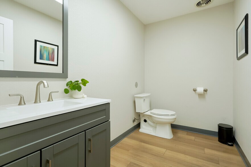 995 W Iliff Ave, Denver, CO à vendre - Photo de l’immeuble – Image 2 sur 9