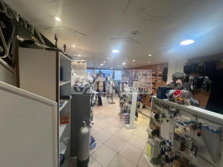 Local commercial dans Charenton-le-Pont à louer - Photo intérieure – Image 1 sur 3