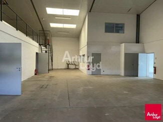 Plus de détails pour Local d'activités à louer