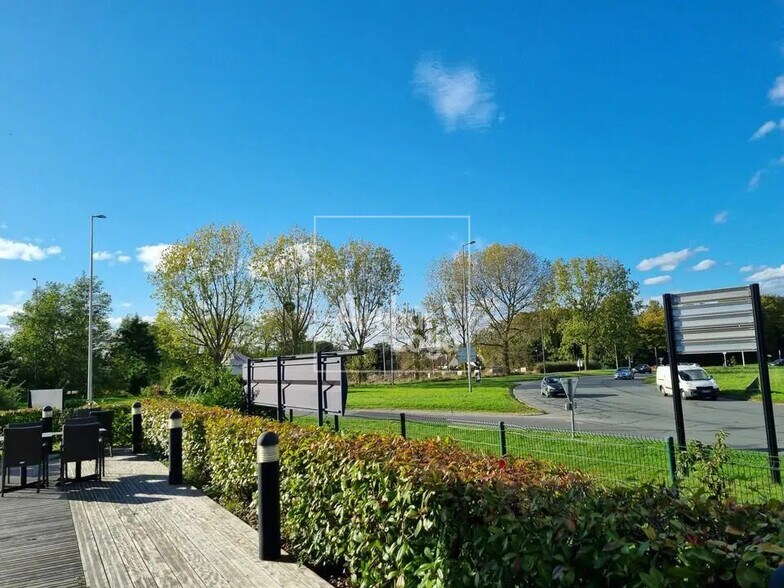 Terrain dans Lisses à vendre - Photo de l’immeuble – Image 2 sur 4