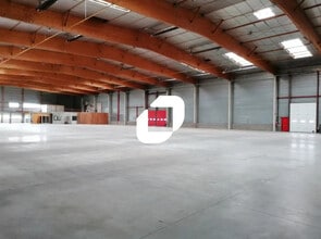 772 Rue De L'Industrie, Saint-André-de-Corcy à louer Photo intérieure– Image 2 sur 15