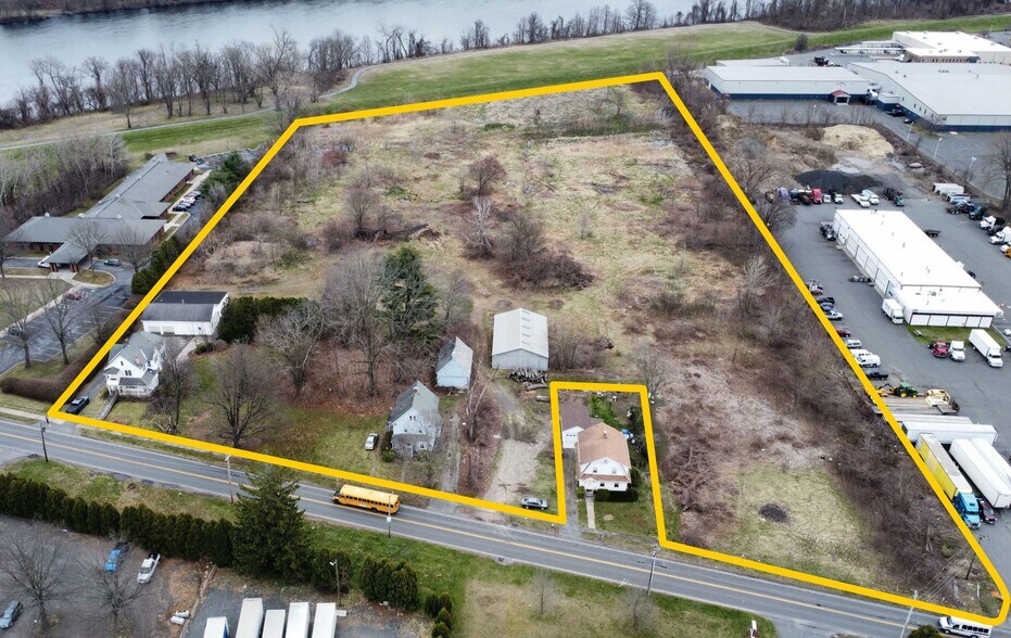166-186 Ashley Ave, West Springfield, MA à louer - Photo de l’immeuble – Image 2 sur 17