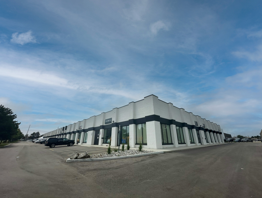975 Mid-Way Blvd, Mississauga, ON à louer Photo de l’immeuble– Image 1 sur 8