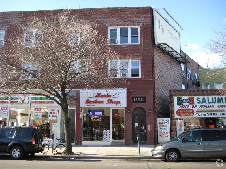 107-24 Corona Ave, Flushing, NY à louer - Photo de l’immeuble – Image 2 sur 2