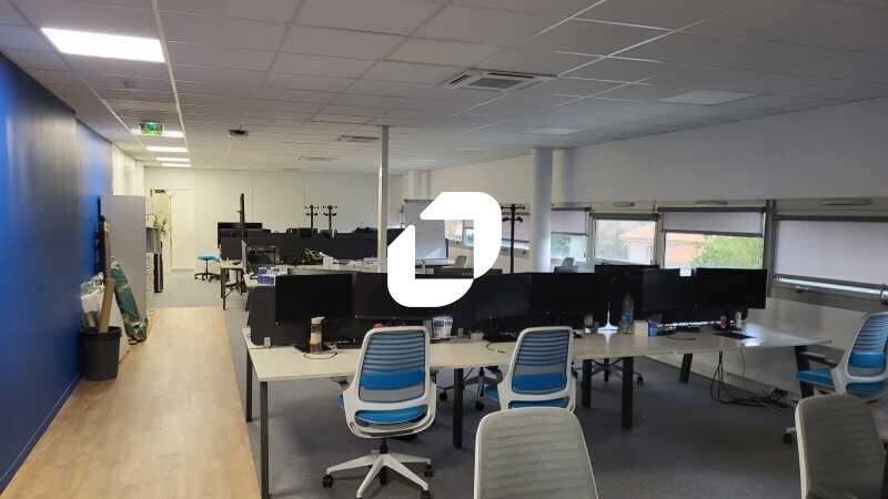 Bureau dans Canéjan à louer Photo de l’immeuble– Image 1 sur 10