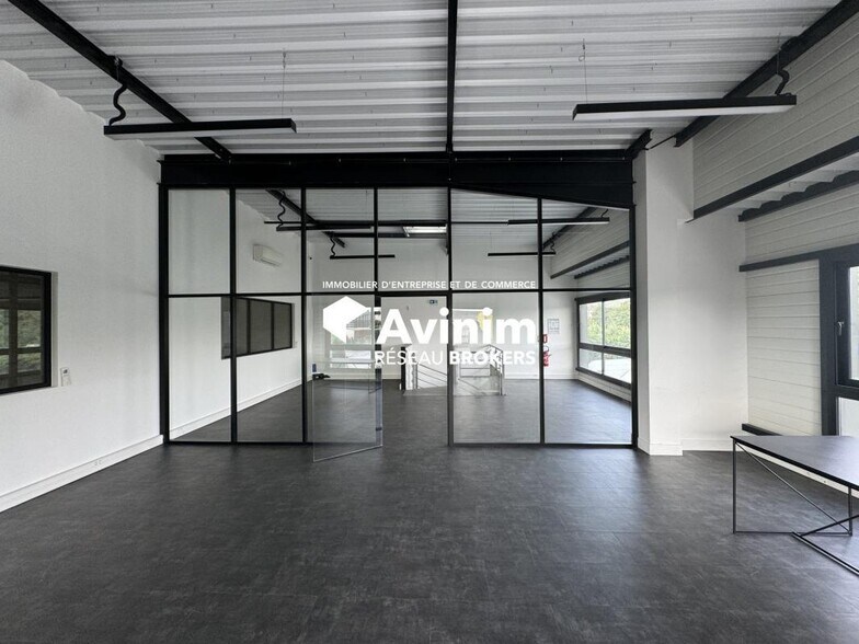 Local d’activités dans Les Pavillons-sous-Bois à louer - Photo intérieure – Image 3 sur 4