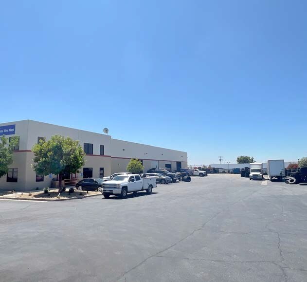 205 W Slover Ave, Bloomington, CA à louer - Photo de l’immeuble – Image 3 sur 7