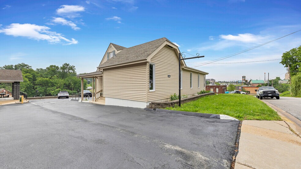 1148 S Benton Ave, Saint Charles, MO à vendre - Photo de l’immeuble – Image 3 sur 46
