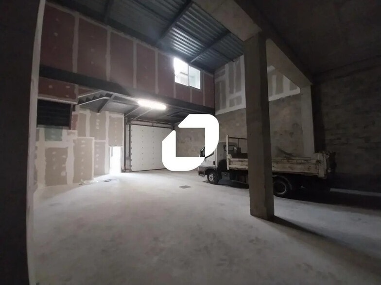 Local d’activités dans Montfermeil à louer - Photo intérieure – Image 1 sur 13