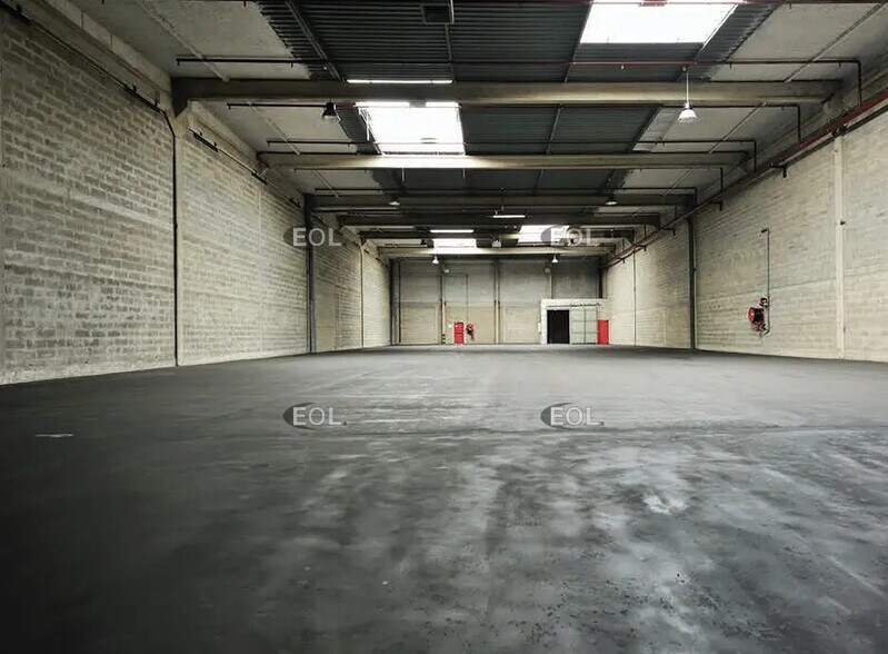 Industriel/Logistique dans MARLY-LA-VILLE à louer - Photo de l’immeuble – Image 1 sur 4