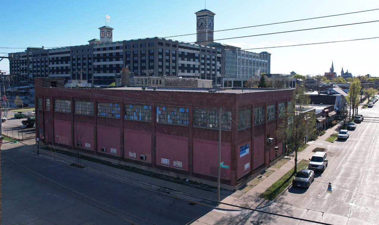 135 E Washington St, Milwaukee, WI à vendre Photo de l’immeuble– Image 1 sur 2