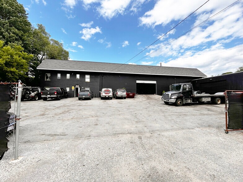 57 Whipple St, Lewiston, ME à vendre - Photo de l’immeuble – Image 1 sur 8