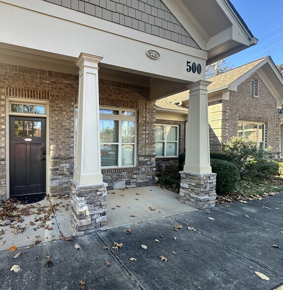 102 Mary Alice Park Rd, Cumming, GA à louer - Photo de l’immeuble – Image 1 sur 26