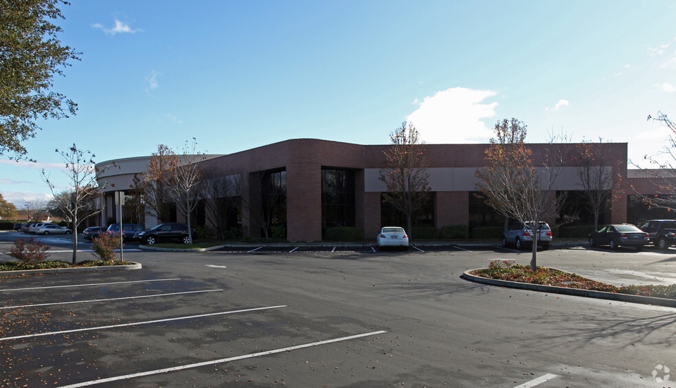 2080-2090 Lakeville Hwy, Petaluma, CA à vendre - Photo principale – Image 1 sur 5